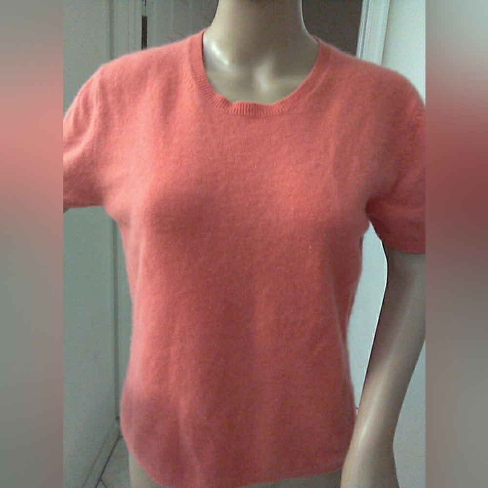 CASHMERE 2 PLY YARN Vibrant Coral Short Sleeve SWEATER SZ. M LIGHT AS A FEATHER